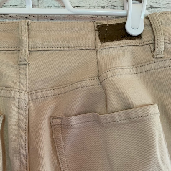 beige pants! - Picture 4 of 5